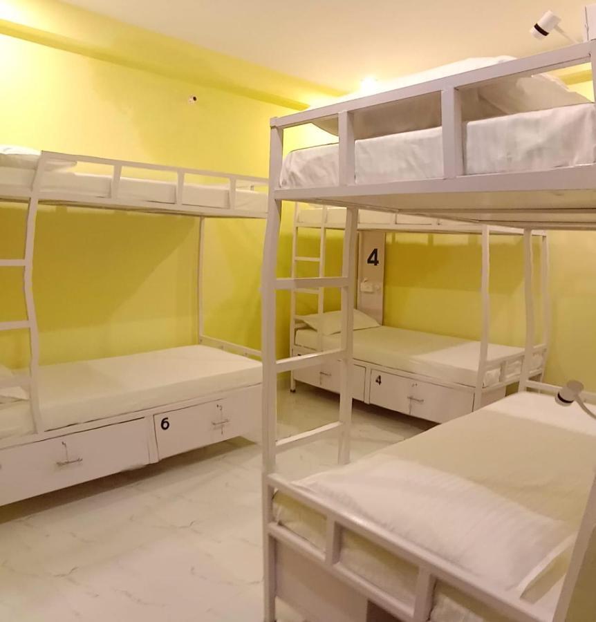 Hashtag Traveler'S Hostel Лакнау Екстериор снимка