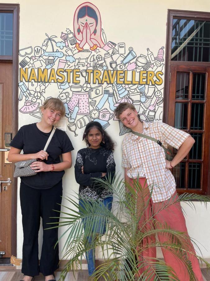 Hashtag Traveler'S Hostel Лакнау Екстериор снимка