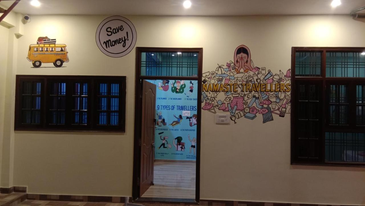 Hashtag Traveler'S Hostel Лакнау Екстериор снимка